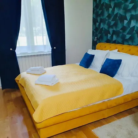 Diamond Apartment